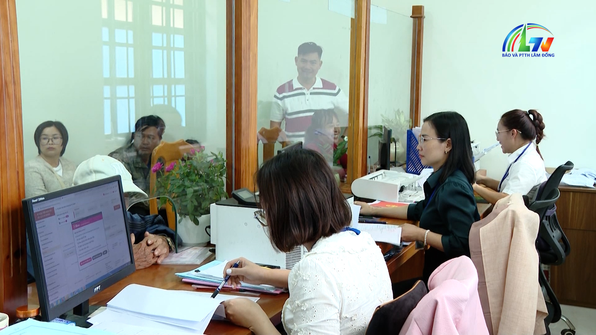Đại biểu với cử tri ngày 6/9/2026