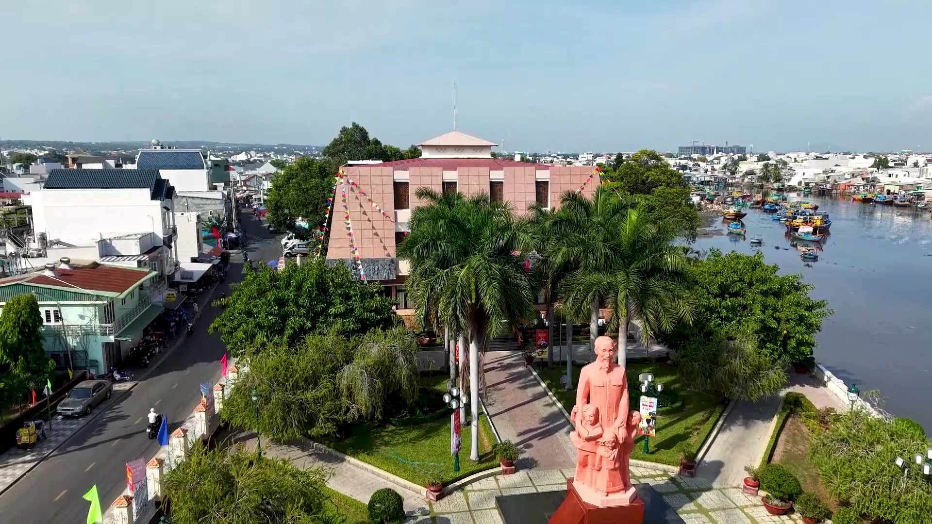Từ biển xanh đến đại ngàn ngày 23/7/2026